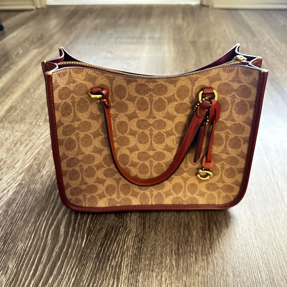 Tyler Carryall 28 Signature Canvas